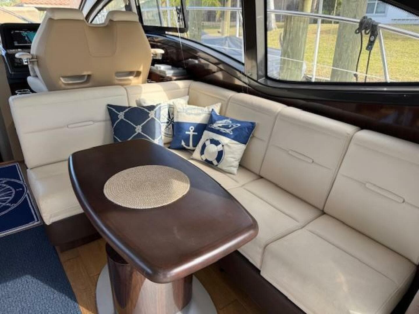 2016 Sea Ray 40 Sundancer — photo 4