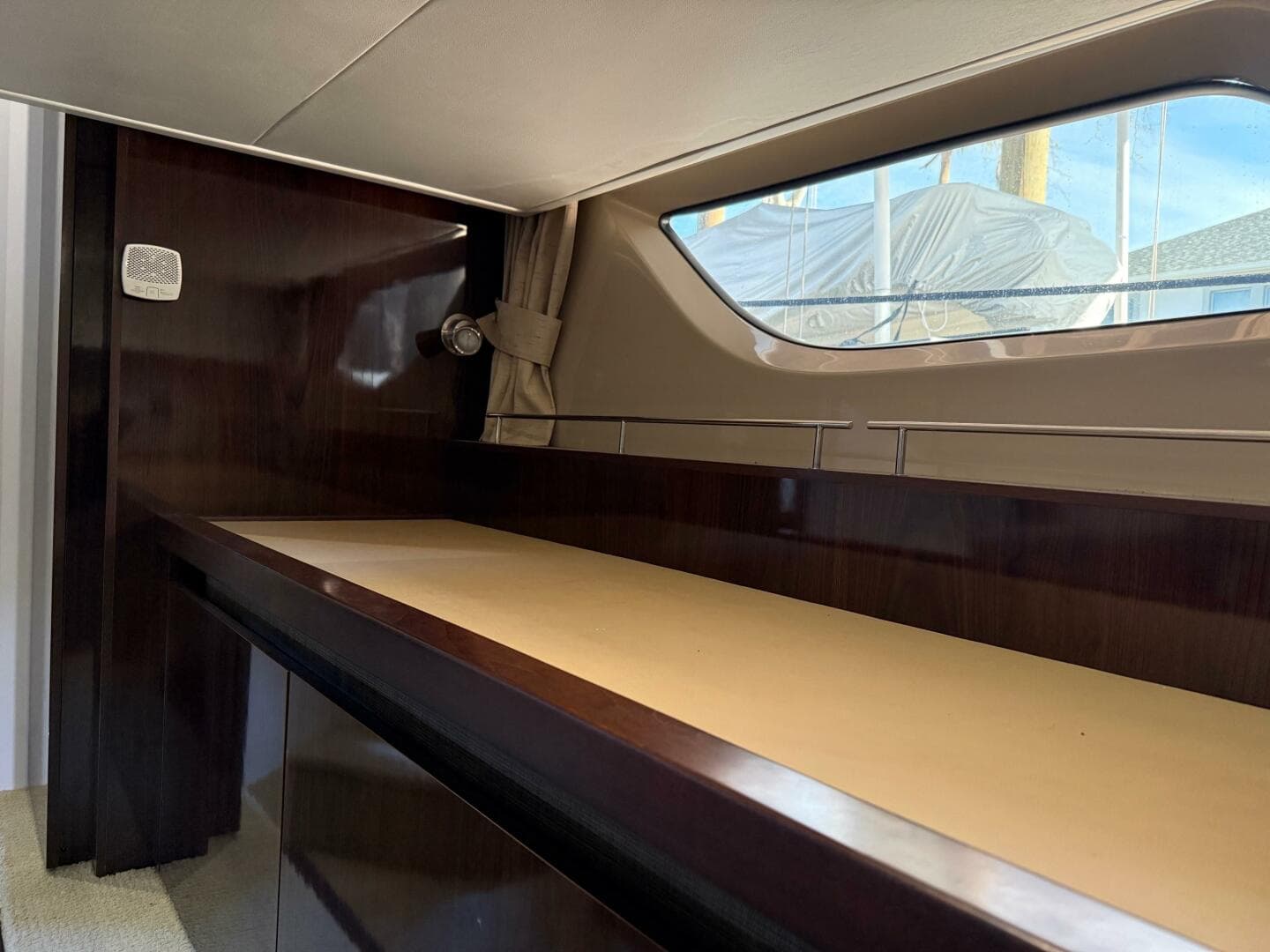 2016 Sea Ray 40 Sundancer — photo 8