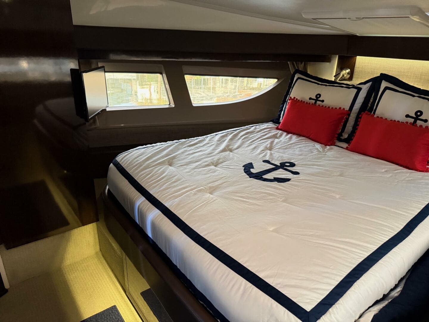 2016 Sea Ray 40 Sundancer — photo 12