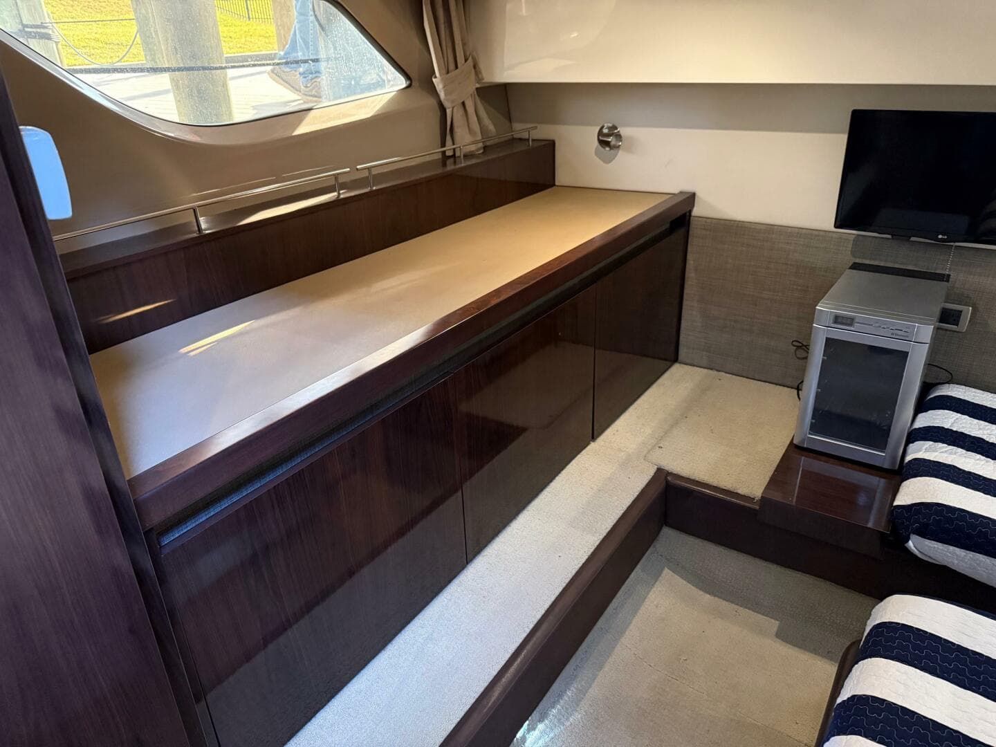 2016 Sea Ray 40 Sundancer — photo 6