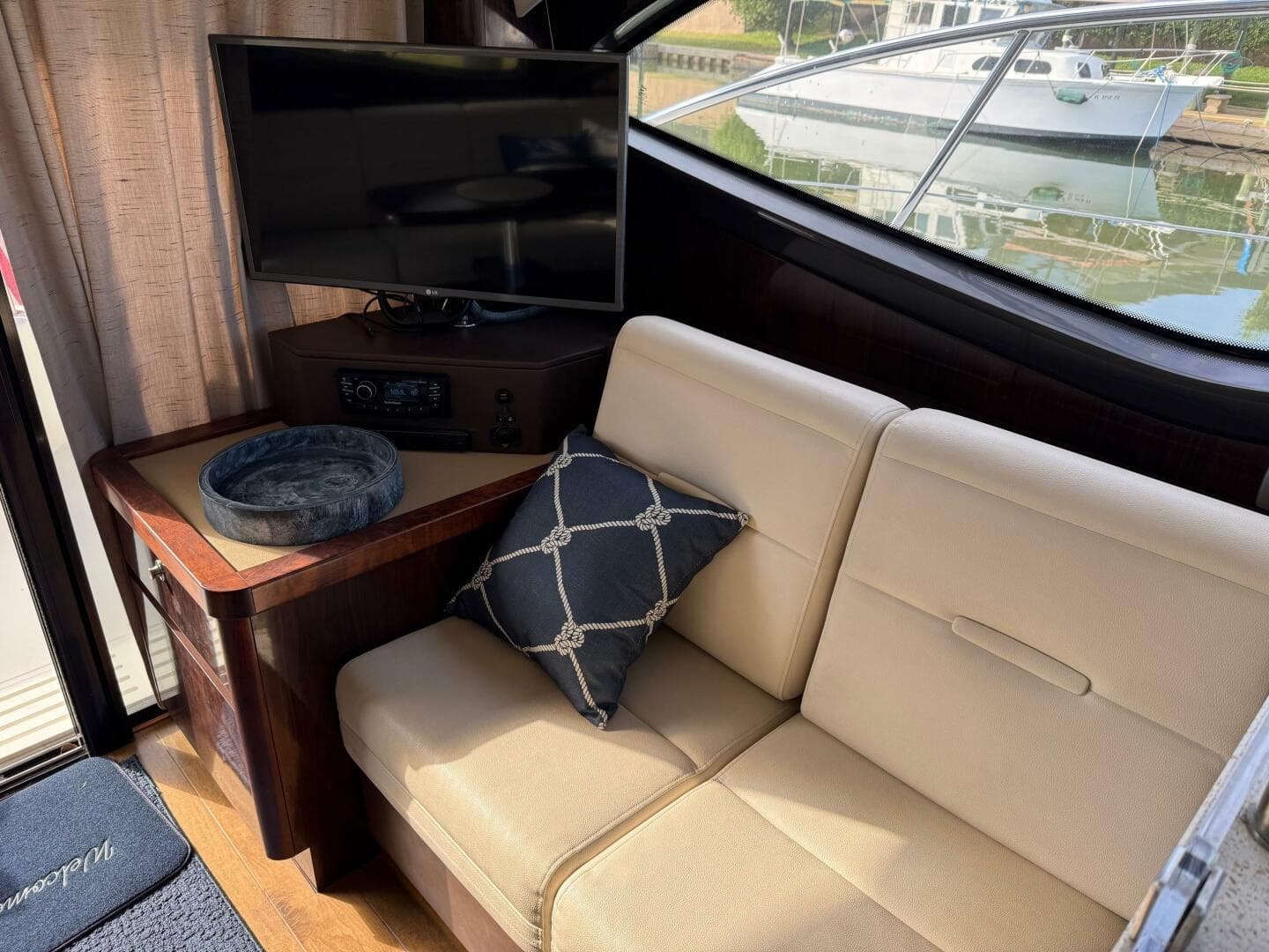 2016 Sea Ray 40 Sundancer — photo 18