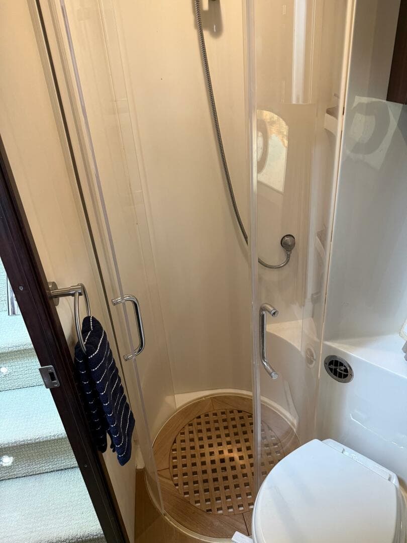 2016 Sea Ray 40 Sundancer — photo 15