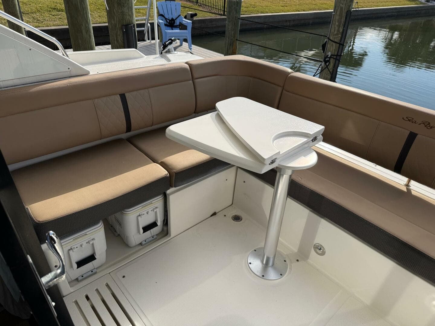 2016 Sea Ray 40 Sundancer — photo 19