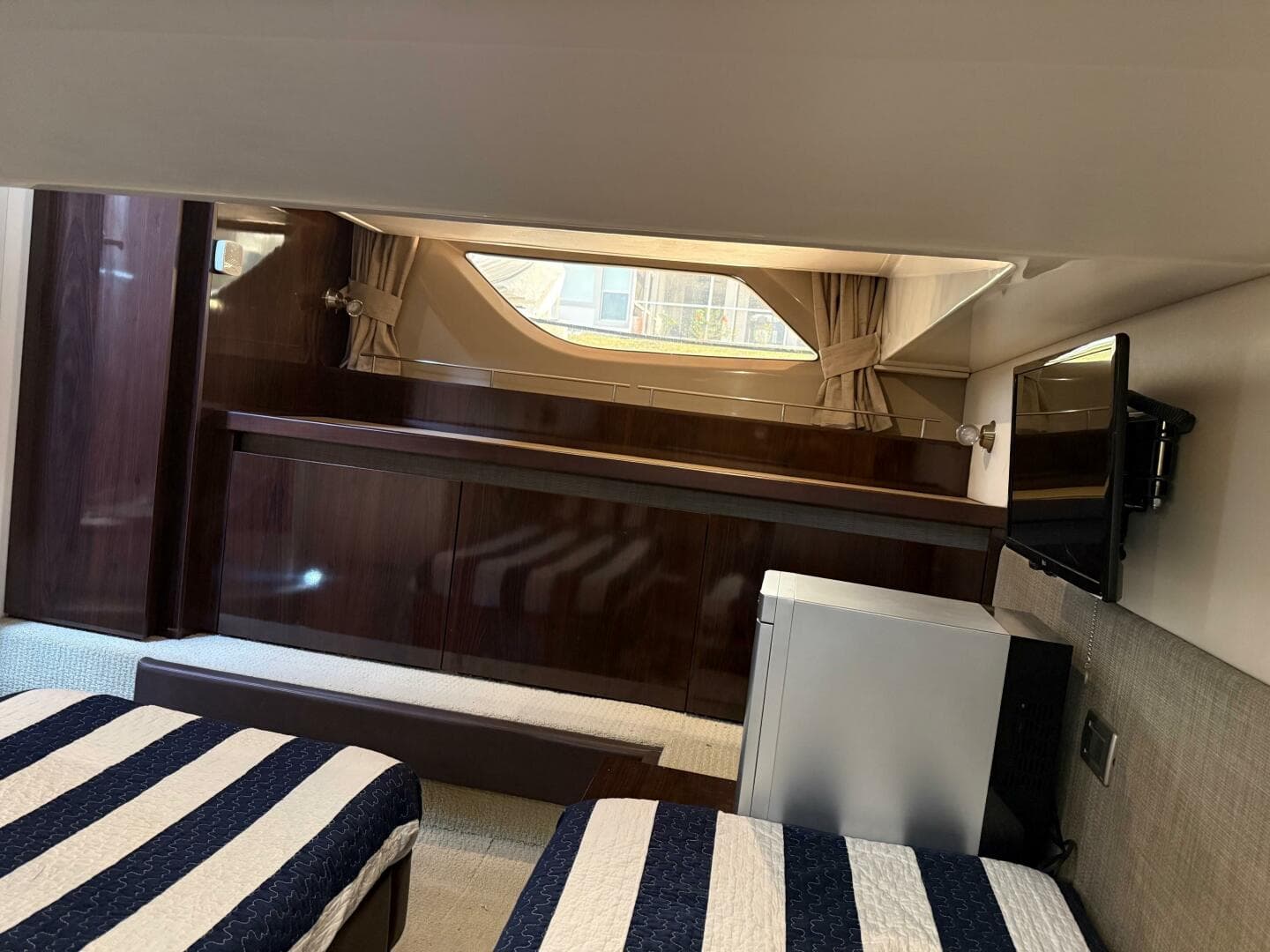 2016 Sea Ray 40 Sundancer — photo 7