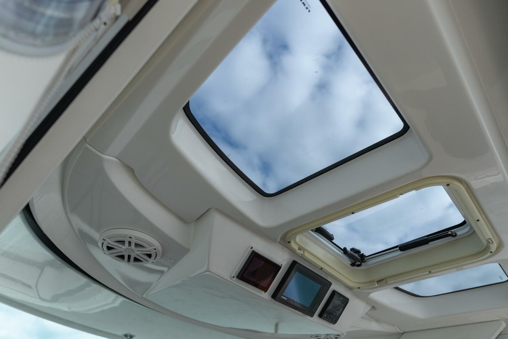 2020 Tiara Sport 38 LS — photo 25