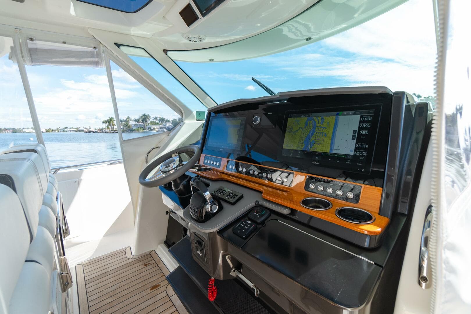 2020 Tiara Sport 38 LS — photo 24