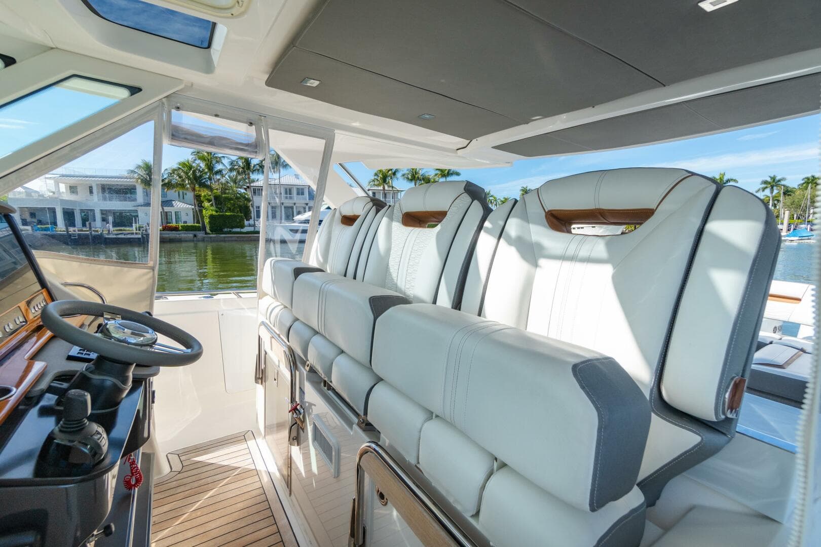 2020 Tiara Sport 38 LS — photo 22