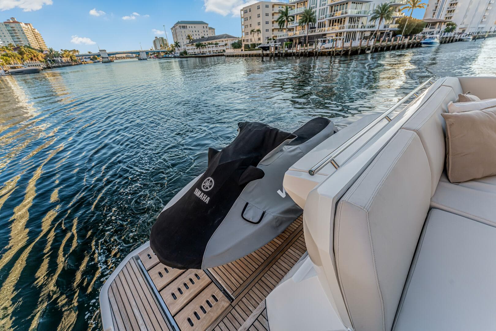 2018 Prestige 520 — photo 7