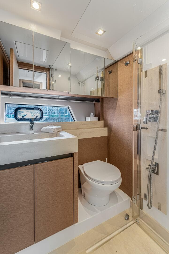 2018 Prestige 520 — photo 41