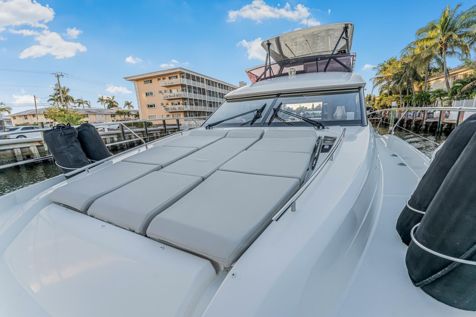 2018 Prestige 520 — photo 6