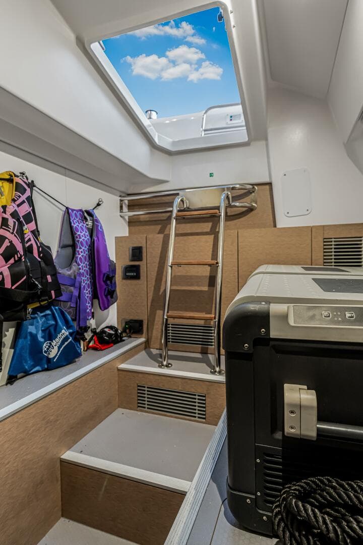 2018 Prestige 520 — photo 58