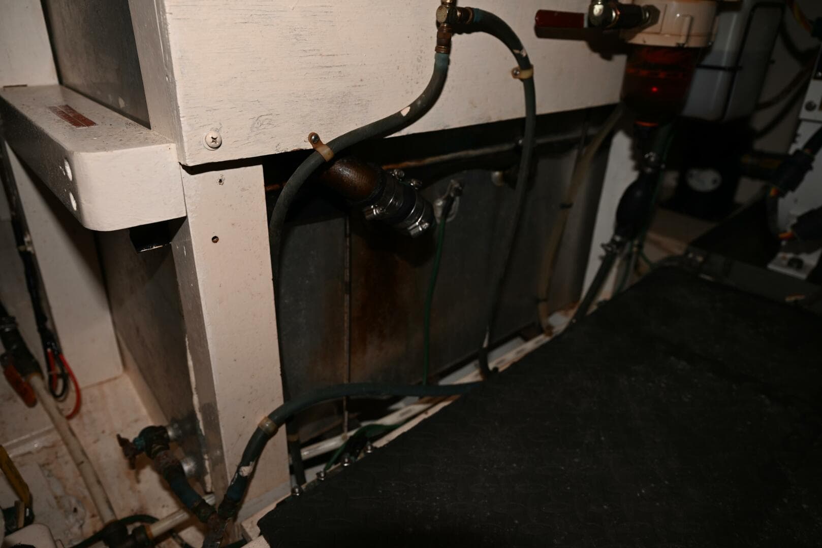 1970 Grand Banks Flybridge Trawler — photo 55