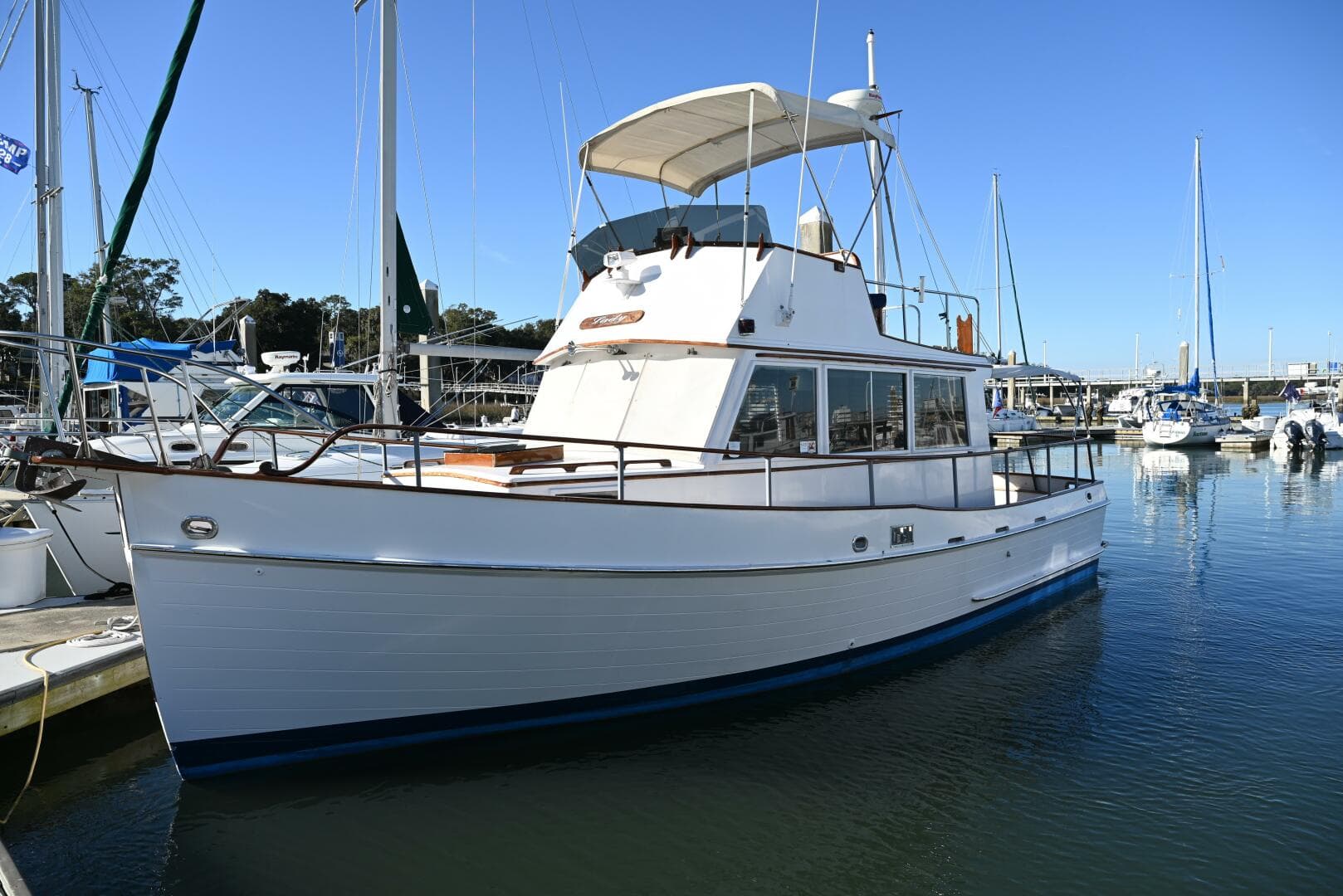 1970 Grand Banks Flybridge Trawler — photo 20