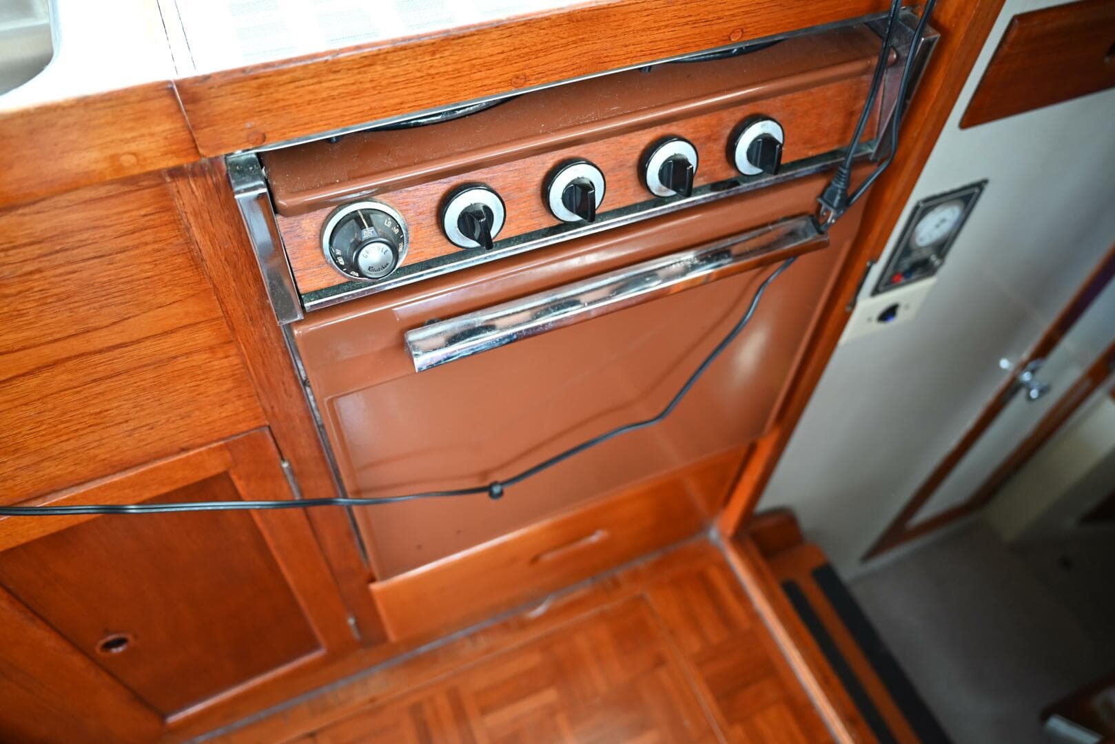 1970 Grand Banks Flybridge Trawler — photo 11