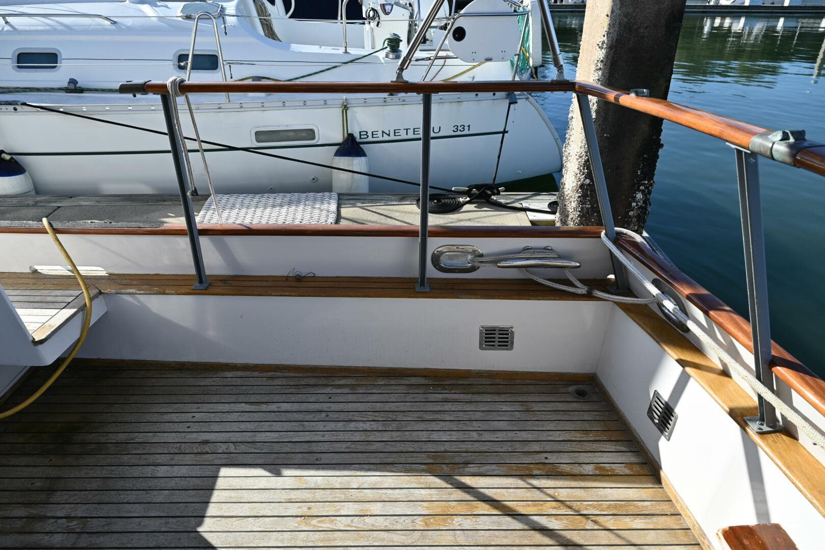 1970 Grand Banks Flybridge Trawler — photo 44