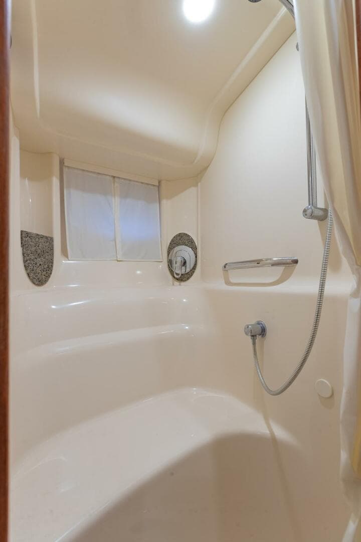 2005 Sea Ray — photo 19