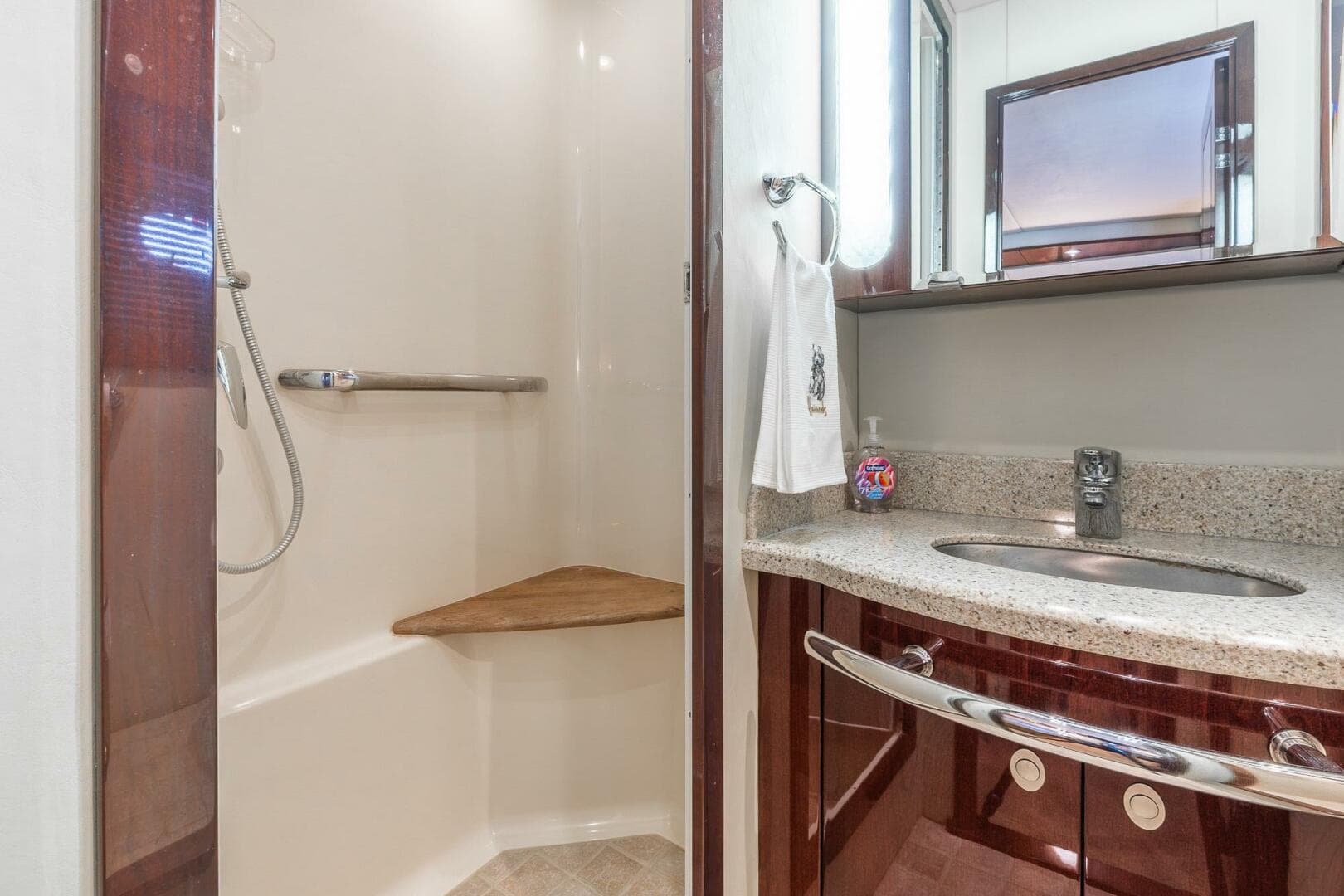 2008 Sea Ray 60 Sundancer — photo 48