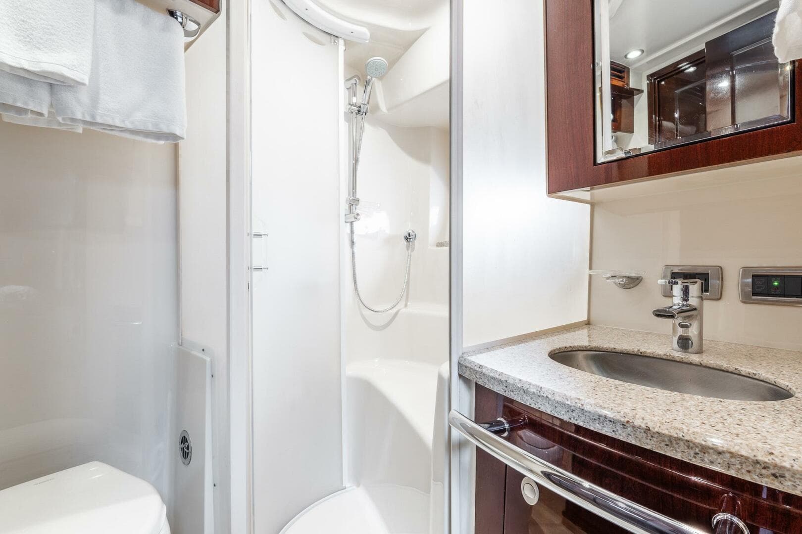 2008 Sea Ray 60 Sundancer — photo 63