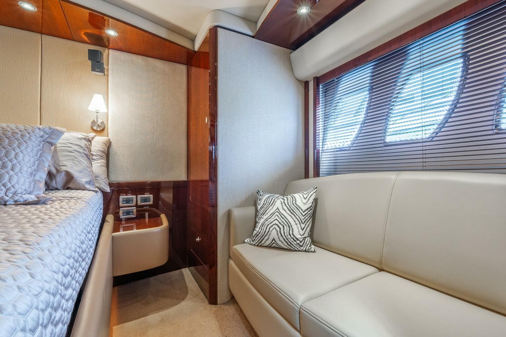 2008 Sea Ray 60 Sundancer — photo 52