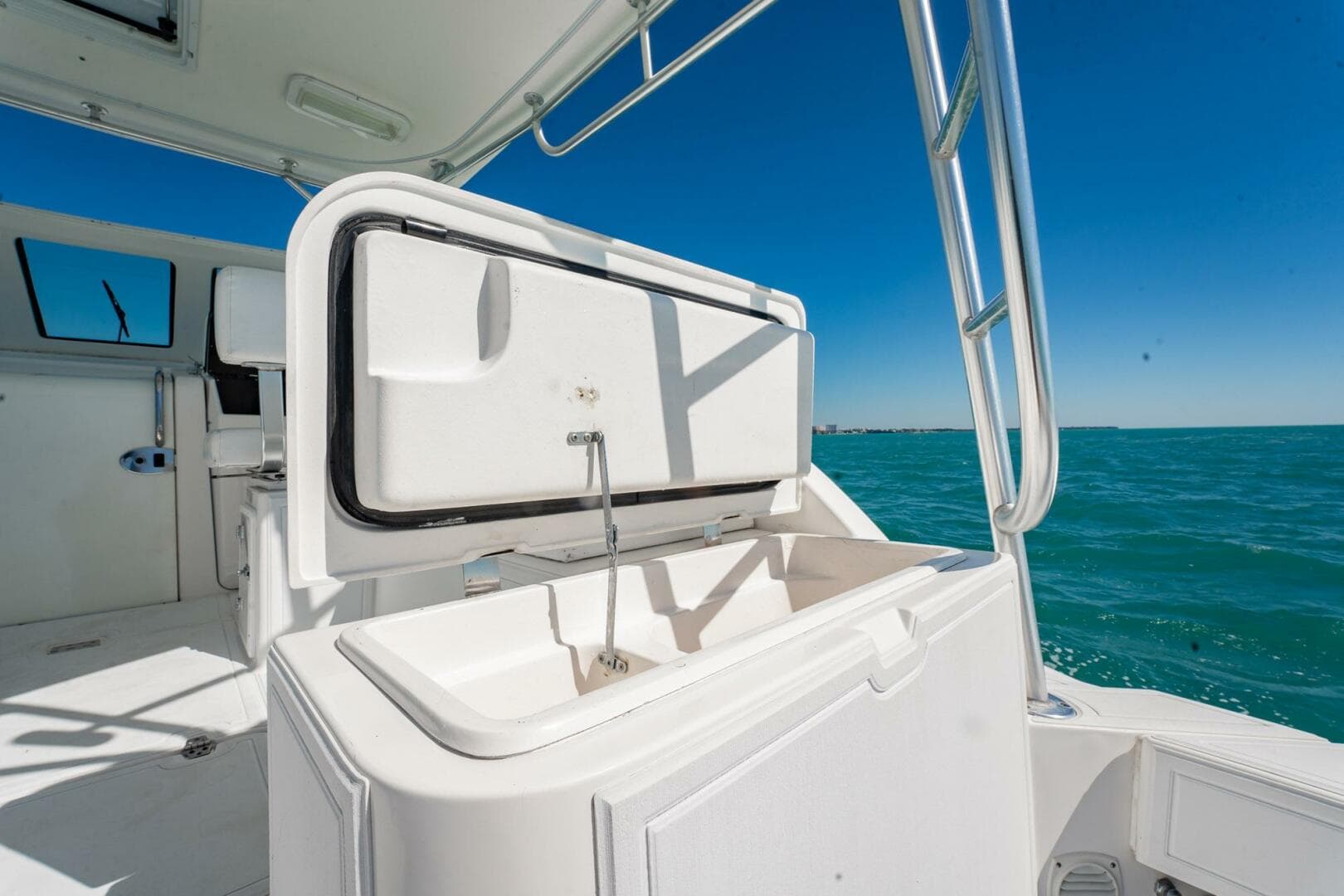 2004 Luhrs 32 Open — photo 19