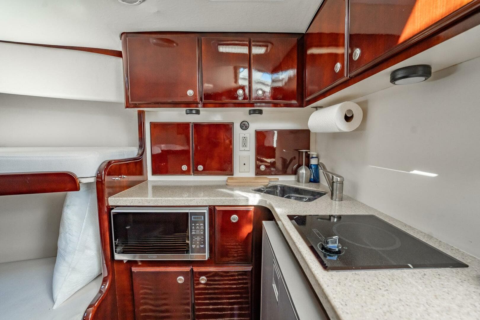 2004 Luhrs 32 Open — photo 43