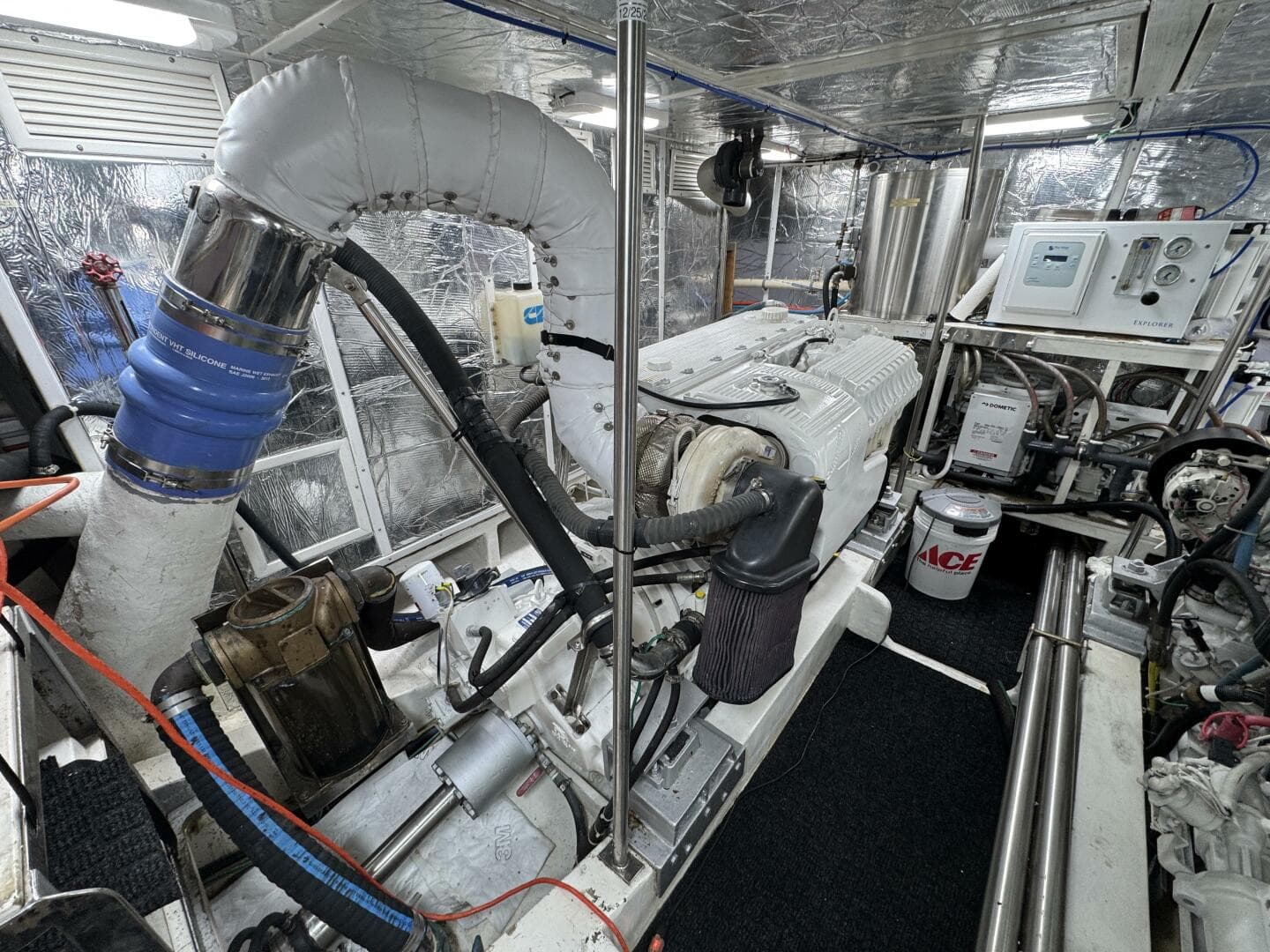 2004 Altima 55 Pilothouse — photo 55