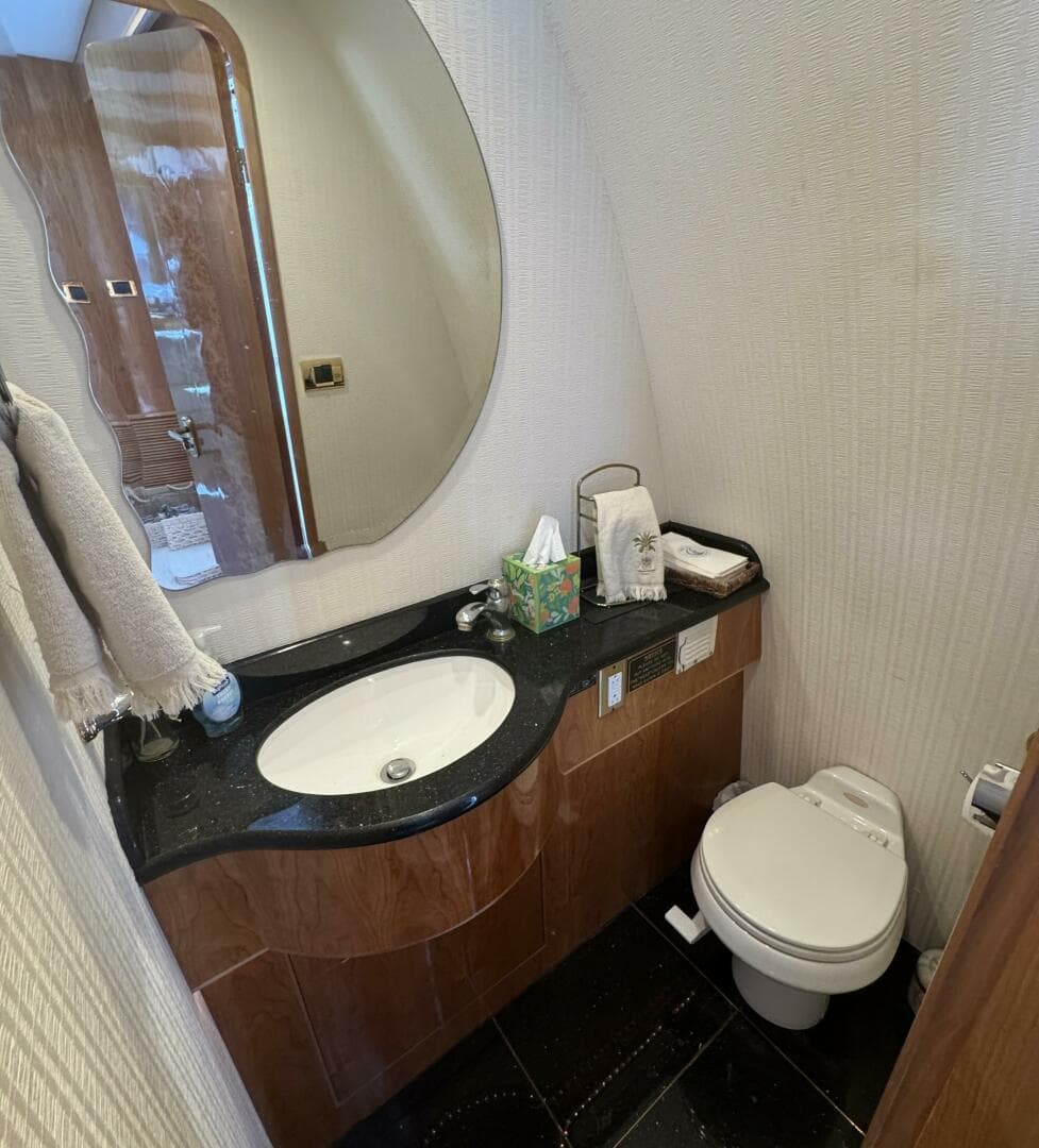 2004 Altima 55 Pilothouse — photo 29