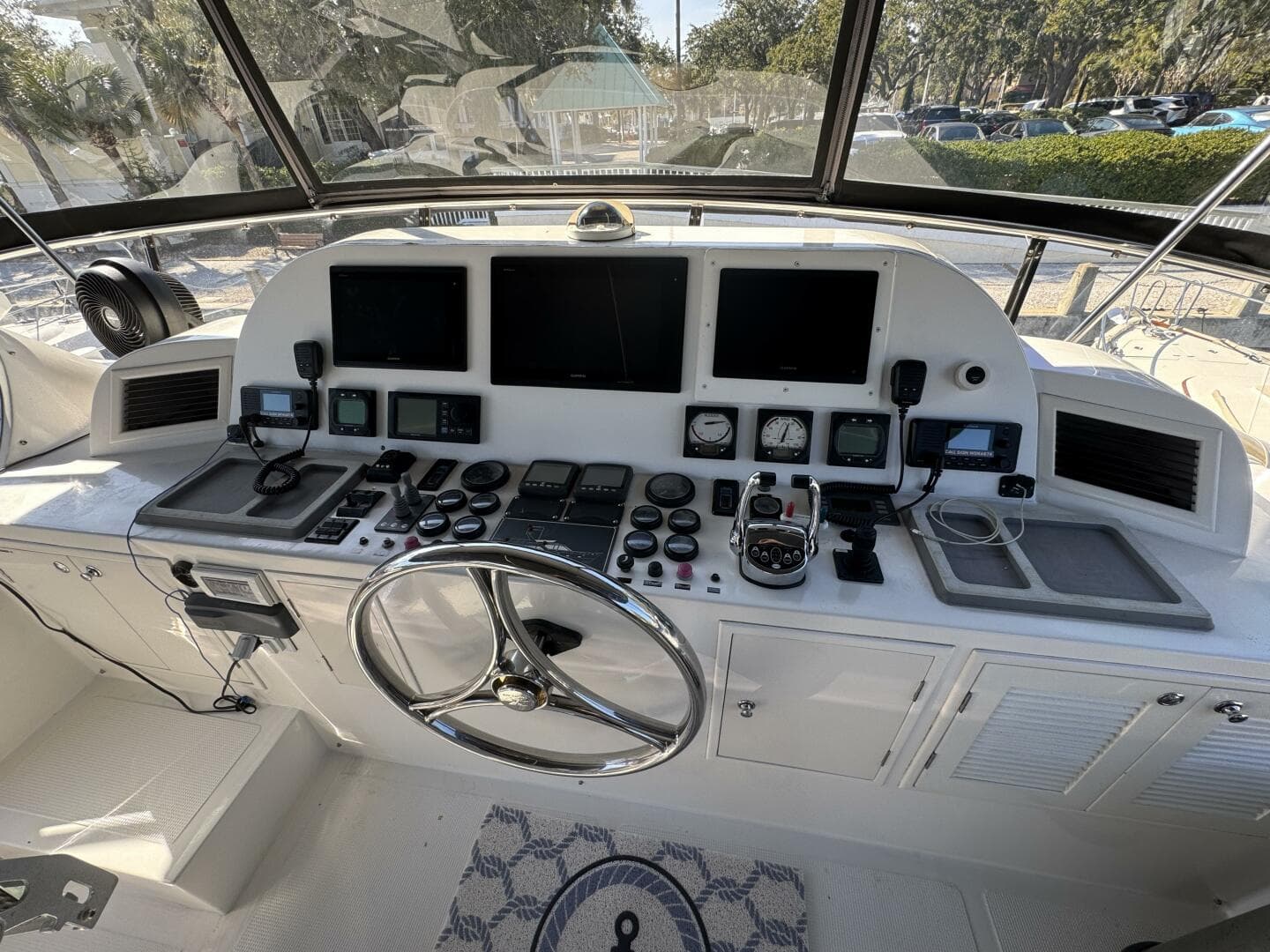 2004 Altima 55 Pilothouse — photo 16