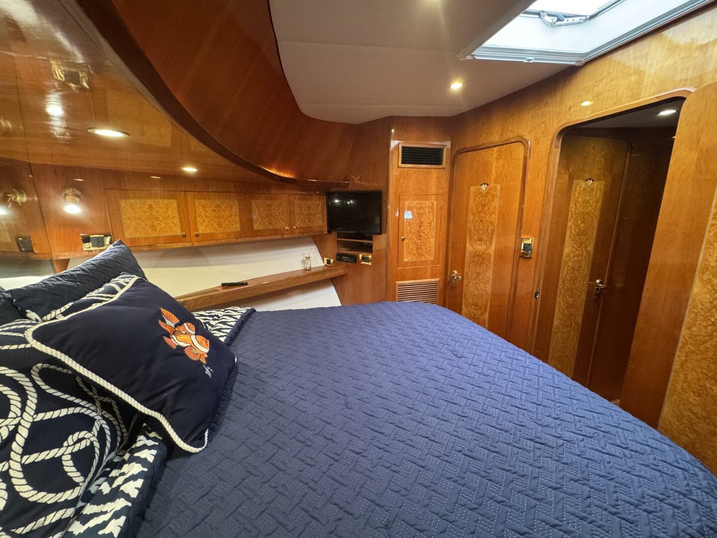 2004 Altima 55 Pilothouse — photo 35