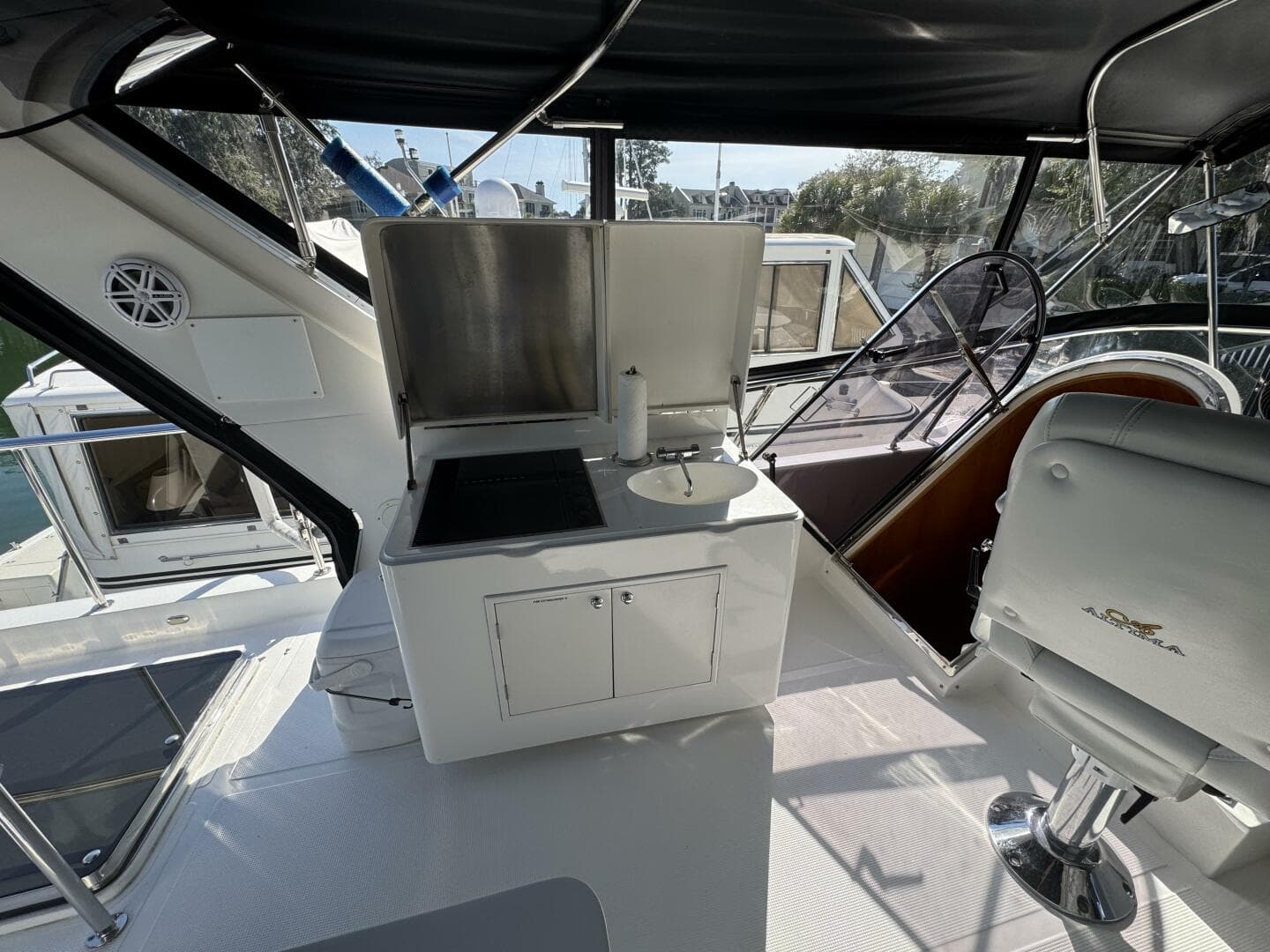 2004 Altima 55 Pilothouse — photo 12