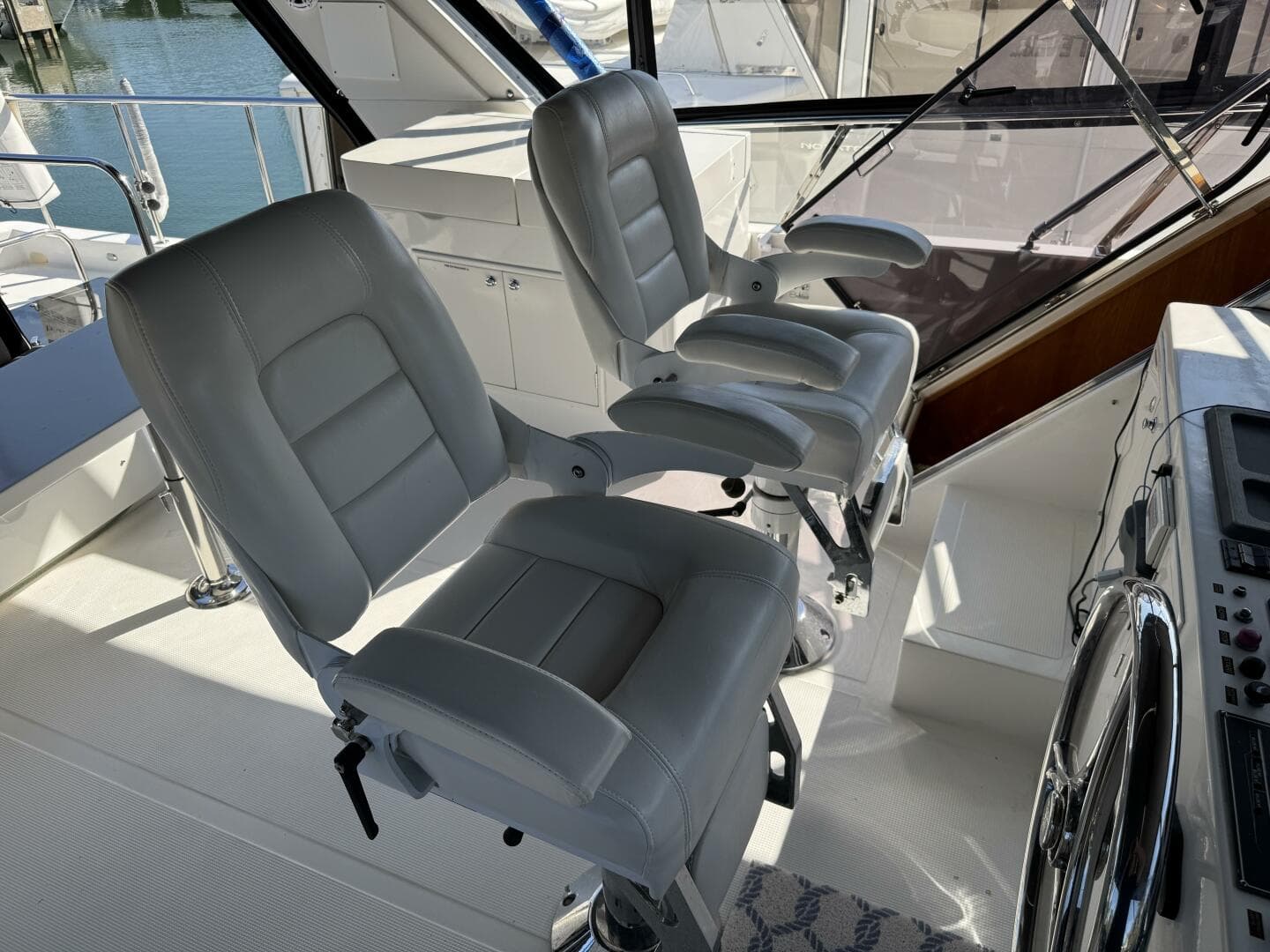 2004 Altima 55 Pilothouse — photo 20