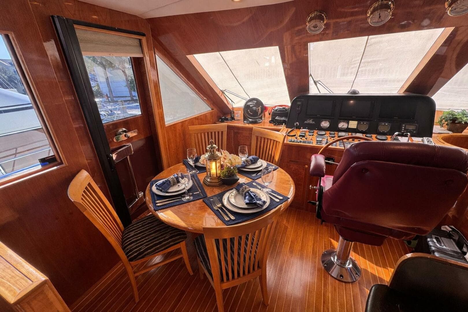 2004 Altima 55 Pilothouse — photo 30