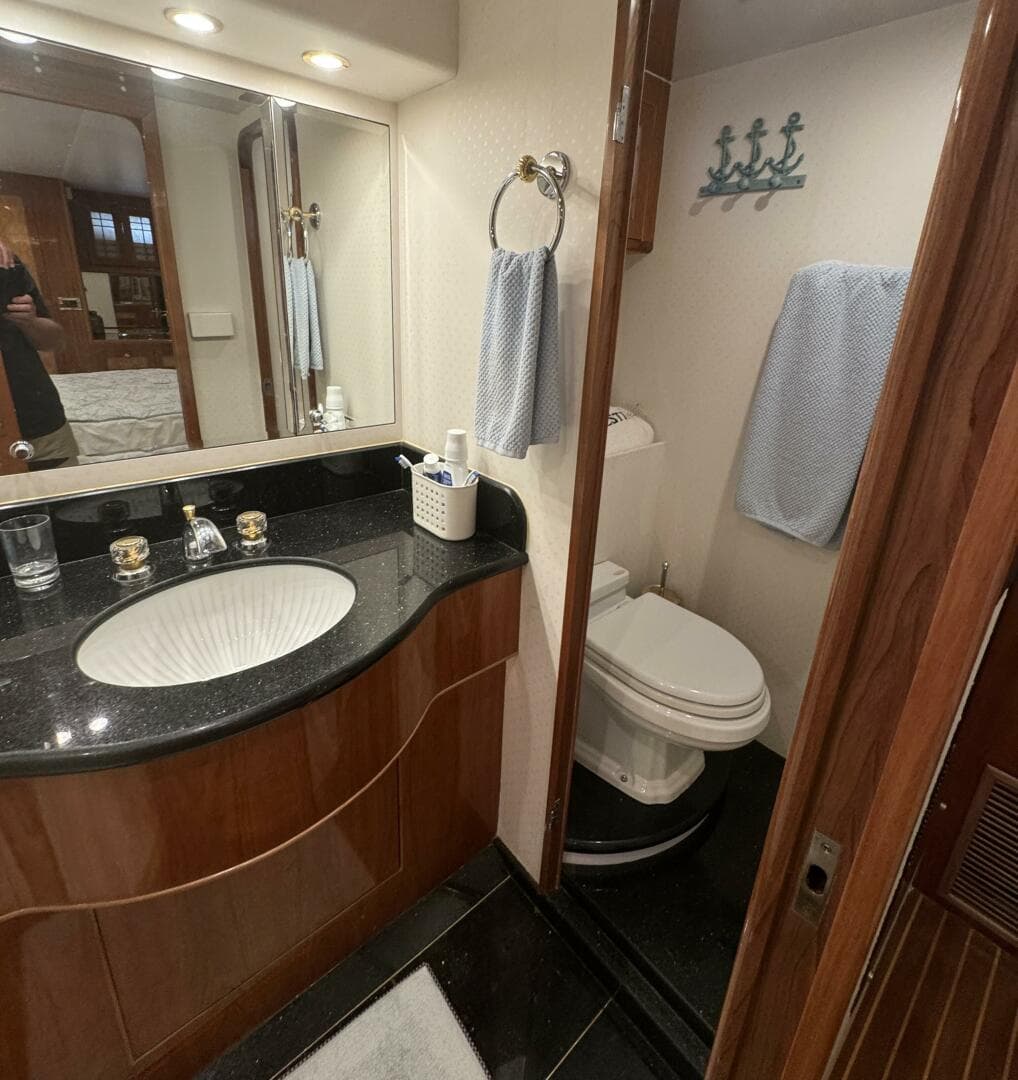 2004 Altima 55 Pilothouse — photo 44