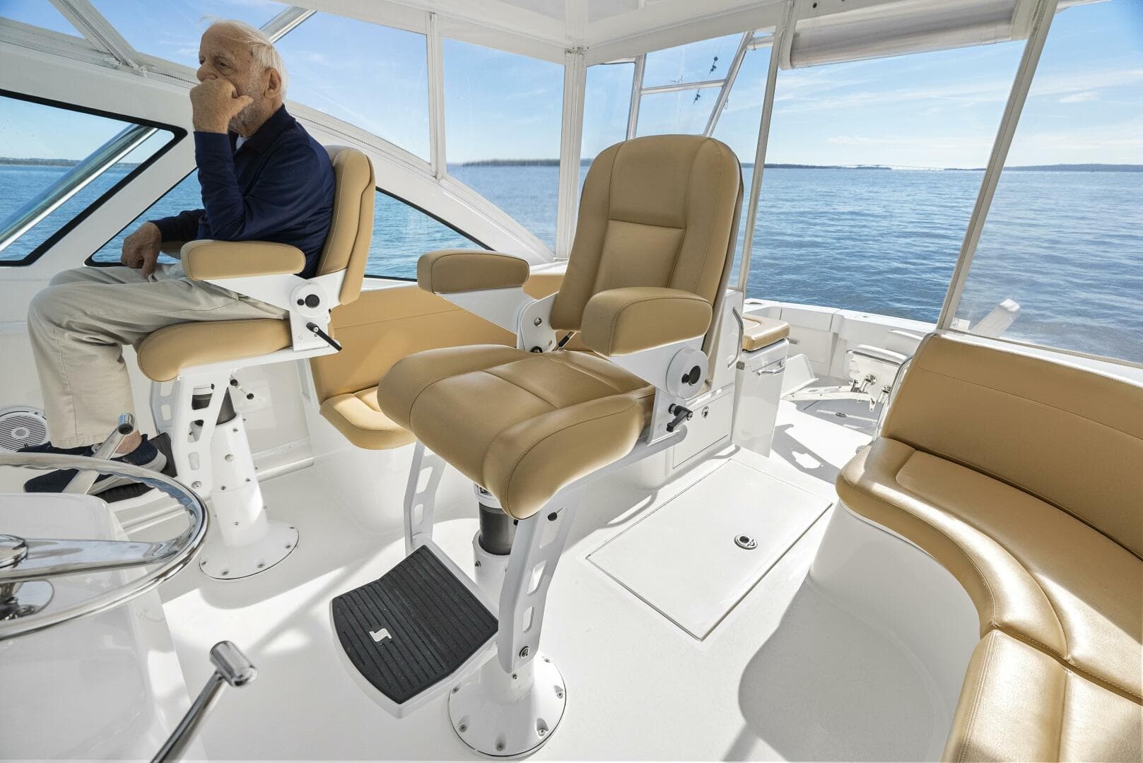 2018 Albemarle 41 Express — photo 18