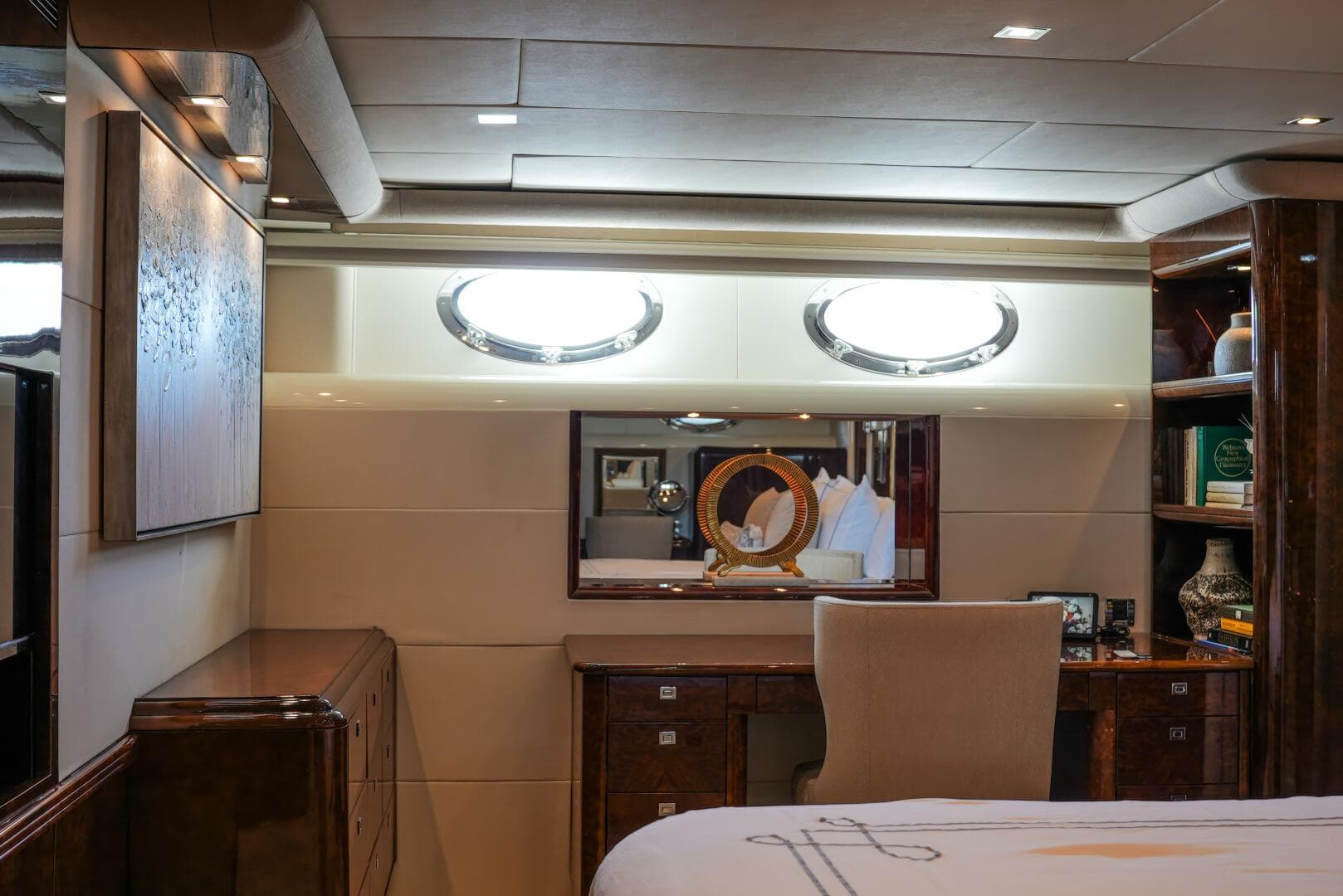 2001 Lazzara Yachts 94 — photo 29