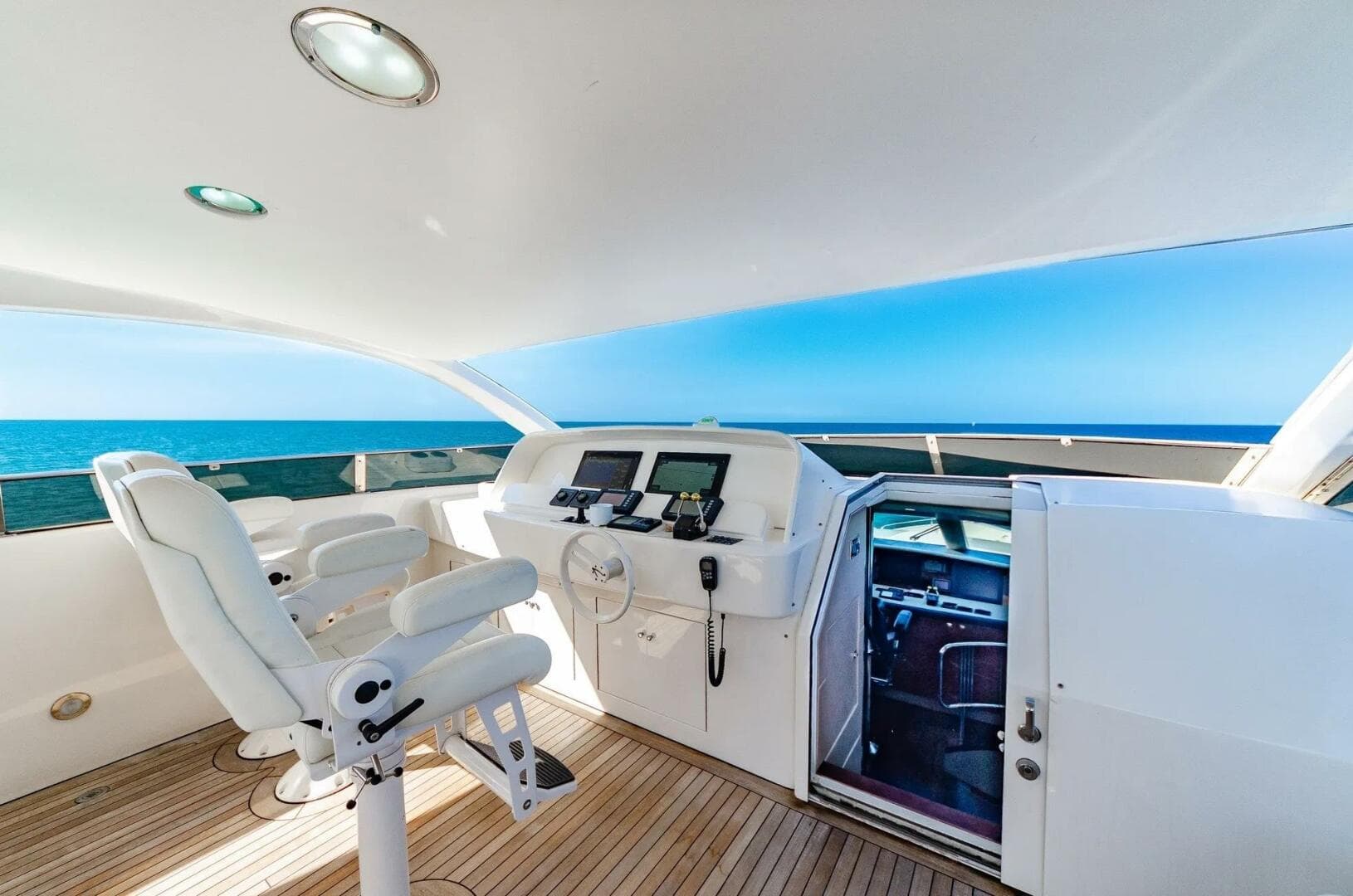 2001 Lazzara Yachts 94 — photo 49