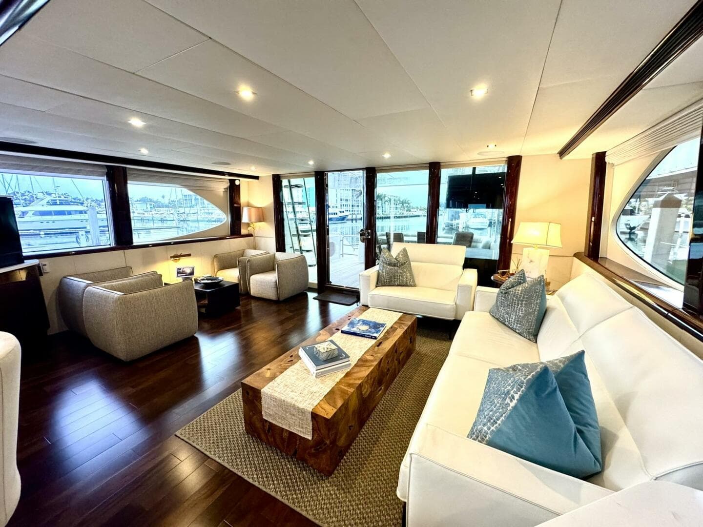 2001 Lazzara Yachts 94 — photo 15