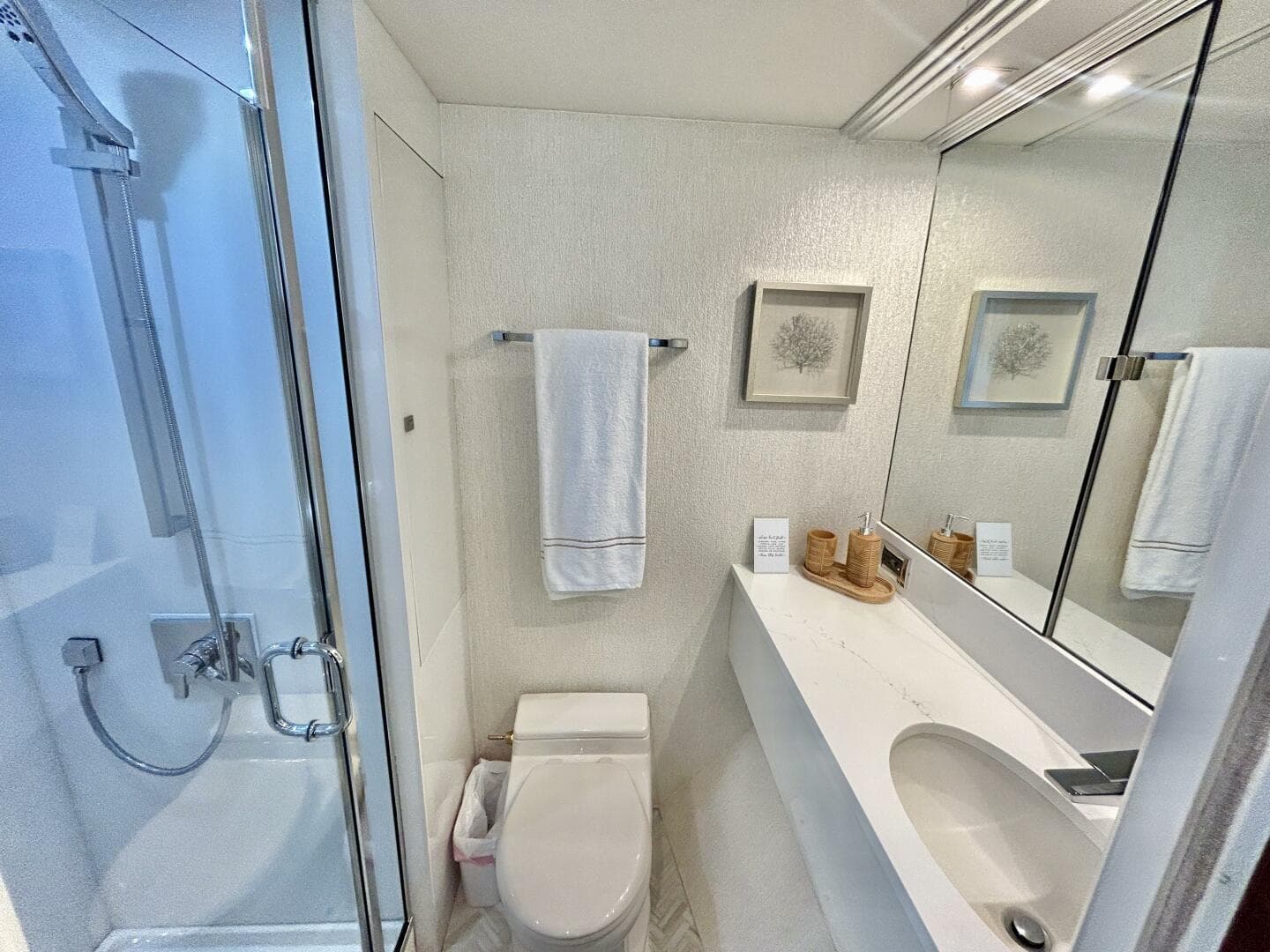 2001 Lazzara Yachts 94 — photo 40