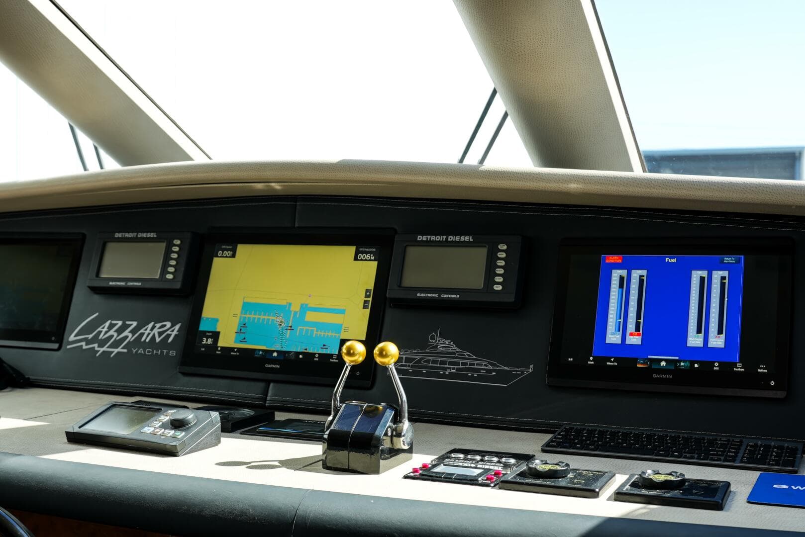 2001 Lazzara Yachts 94 — photo 8