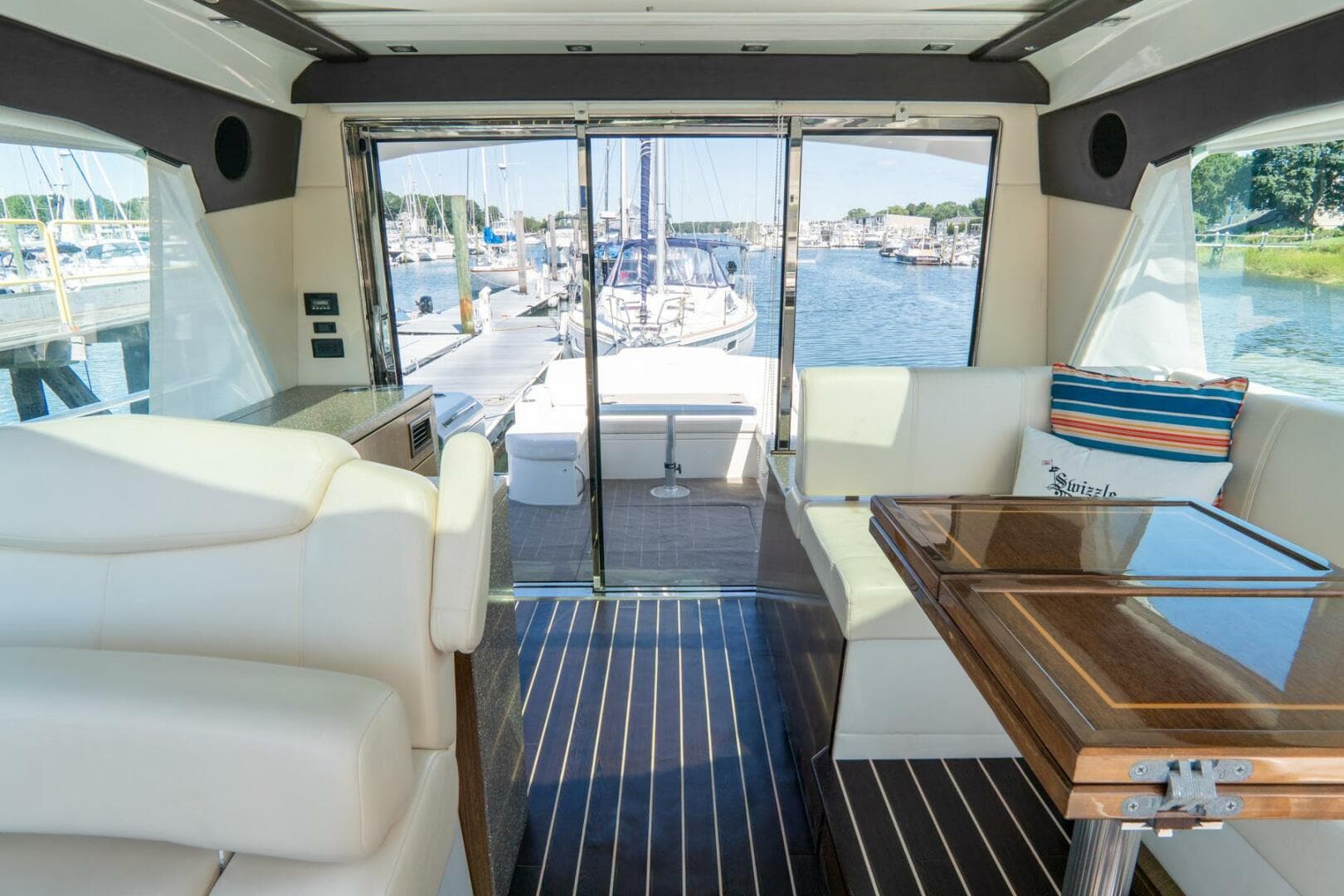 2013 Cruisers Yachts 48 Cantius — photo 24