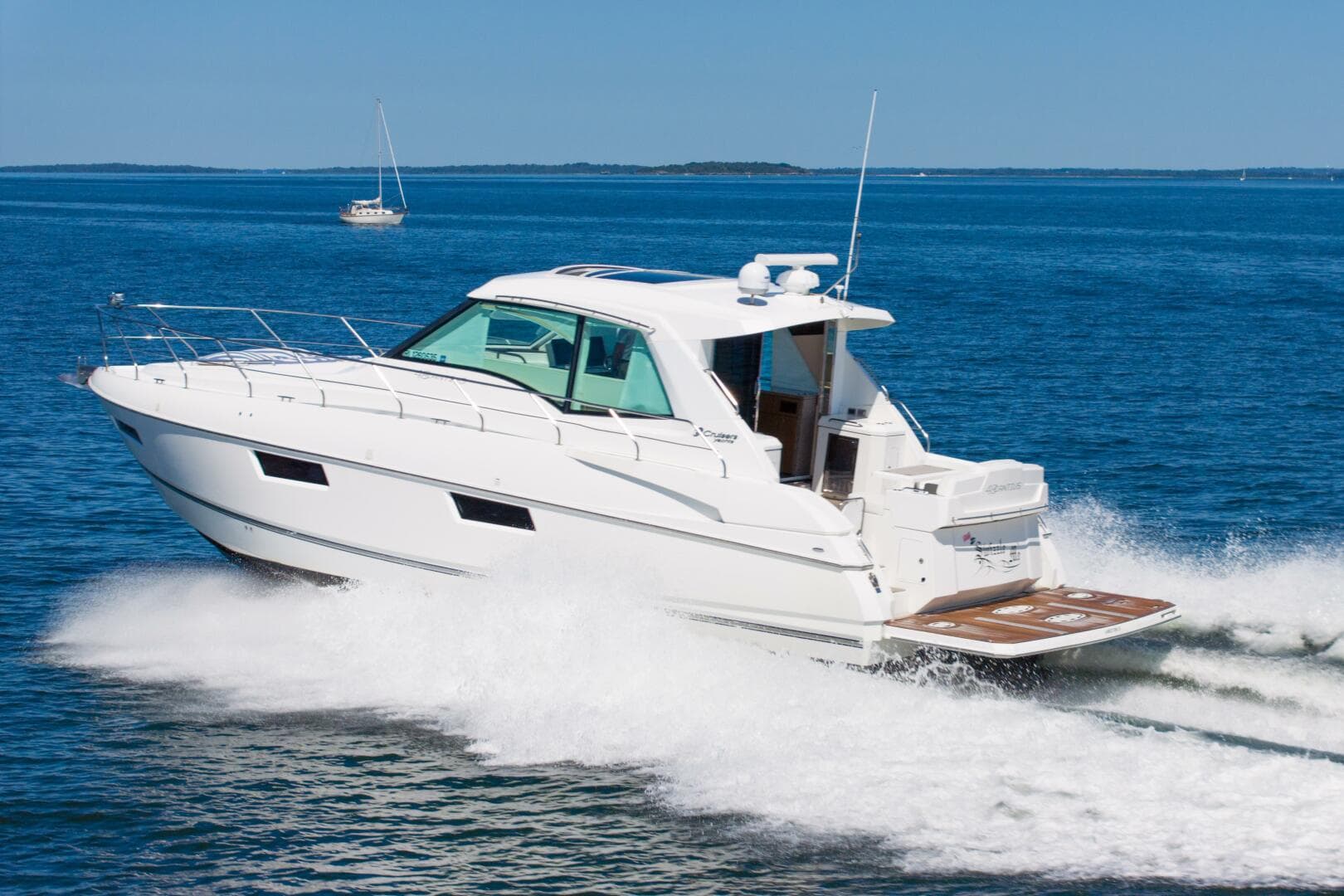 2013 Cruisers Yachts 48 Cantius — photo 10