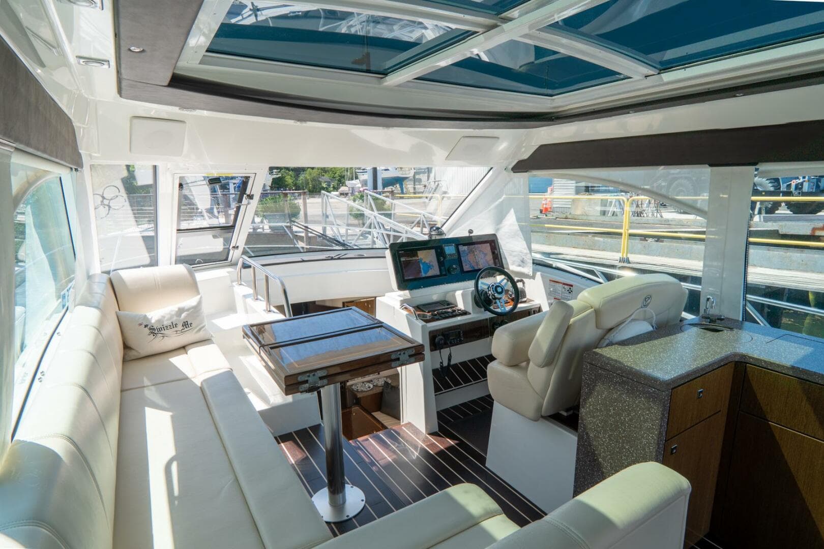 2013 Cruisers Yachts 48 Cantius — photo 16