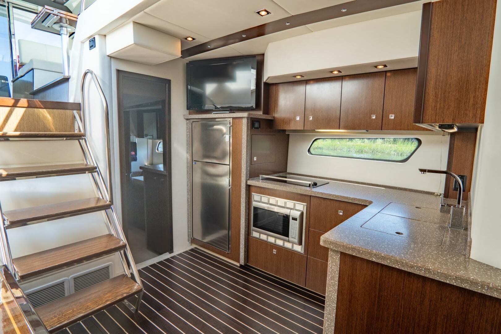 2013 Cruisers Yachts 48 Cantius — photo 5