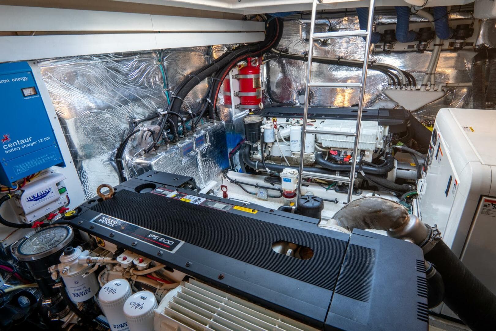 2013 Cruisers Yachts 48 Cantius — photo 34