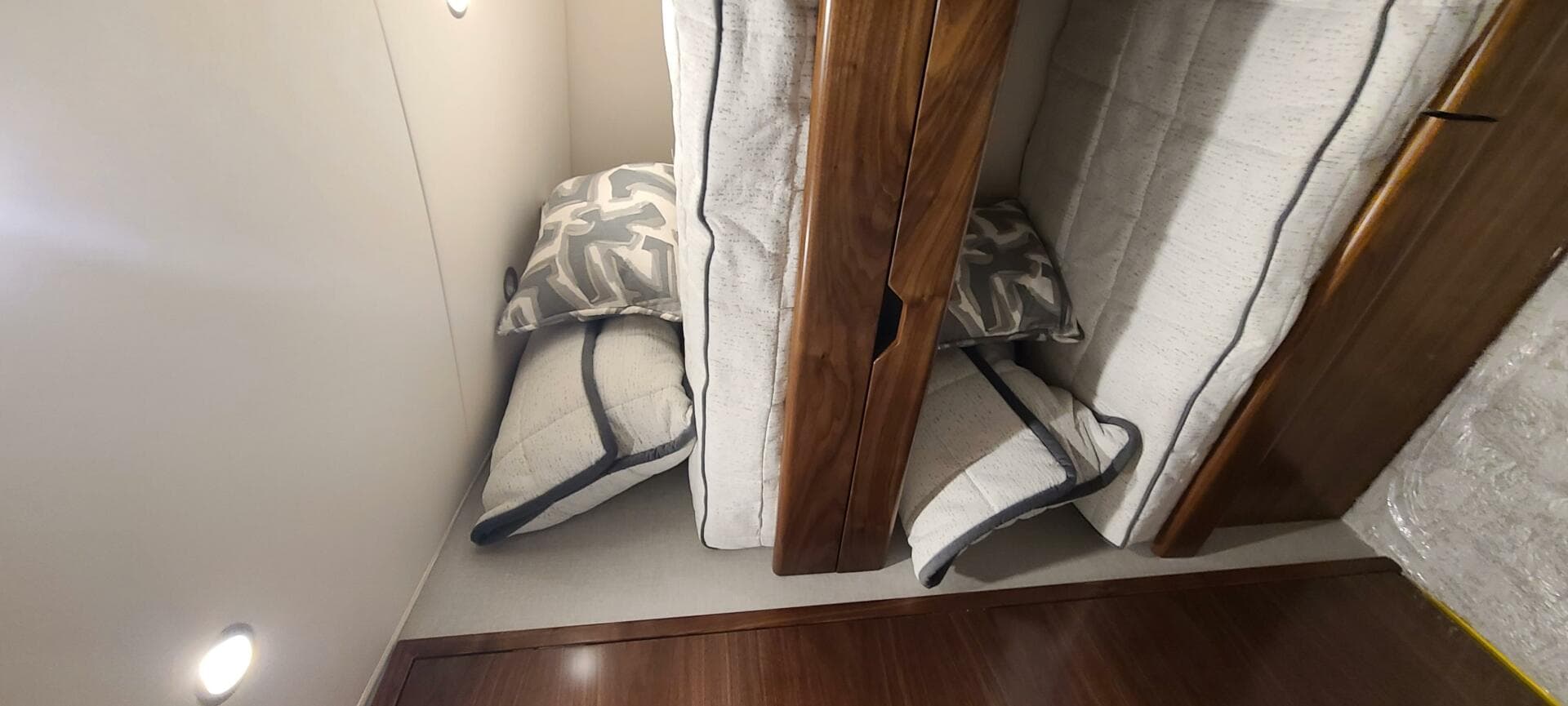 2024 Viking Convertible — photo 9