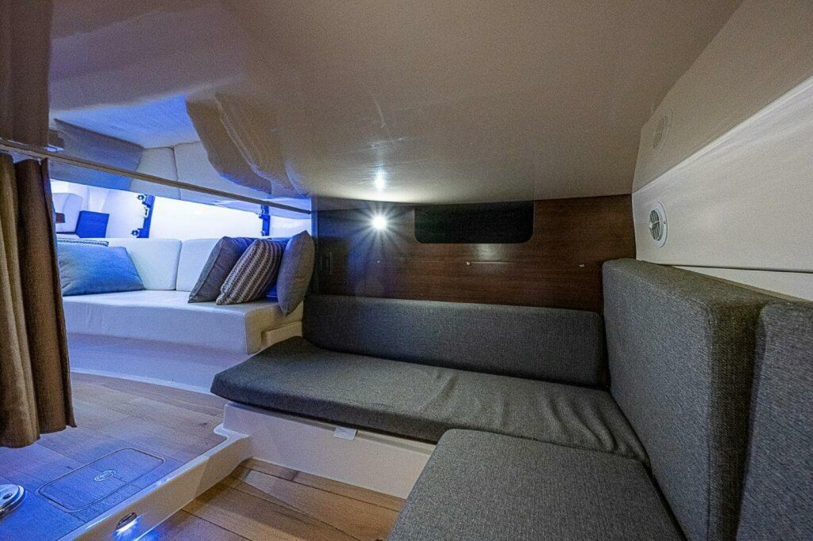 2018 Boston Whaler 345 Conquest — photo 26