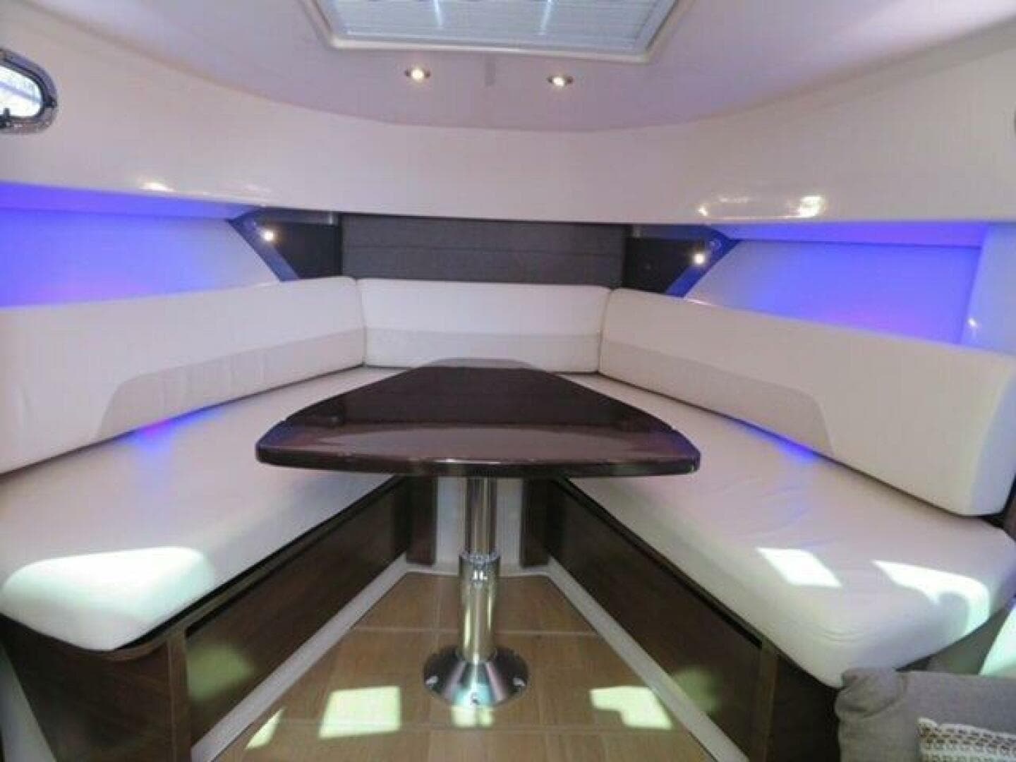 2018 Boston Whaler 345 Conquest — photo 18