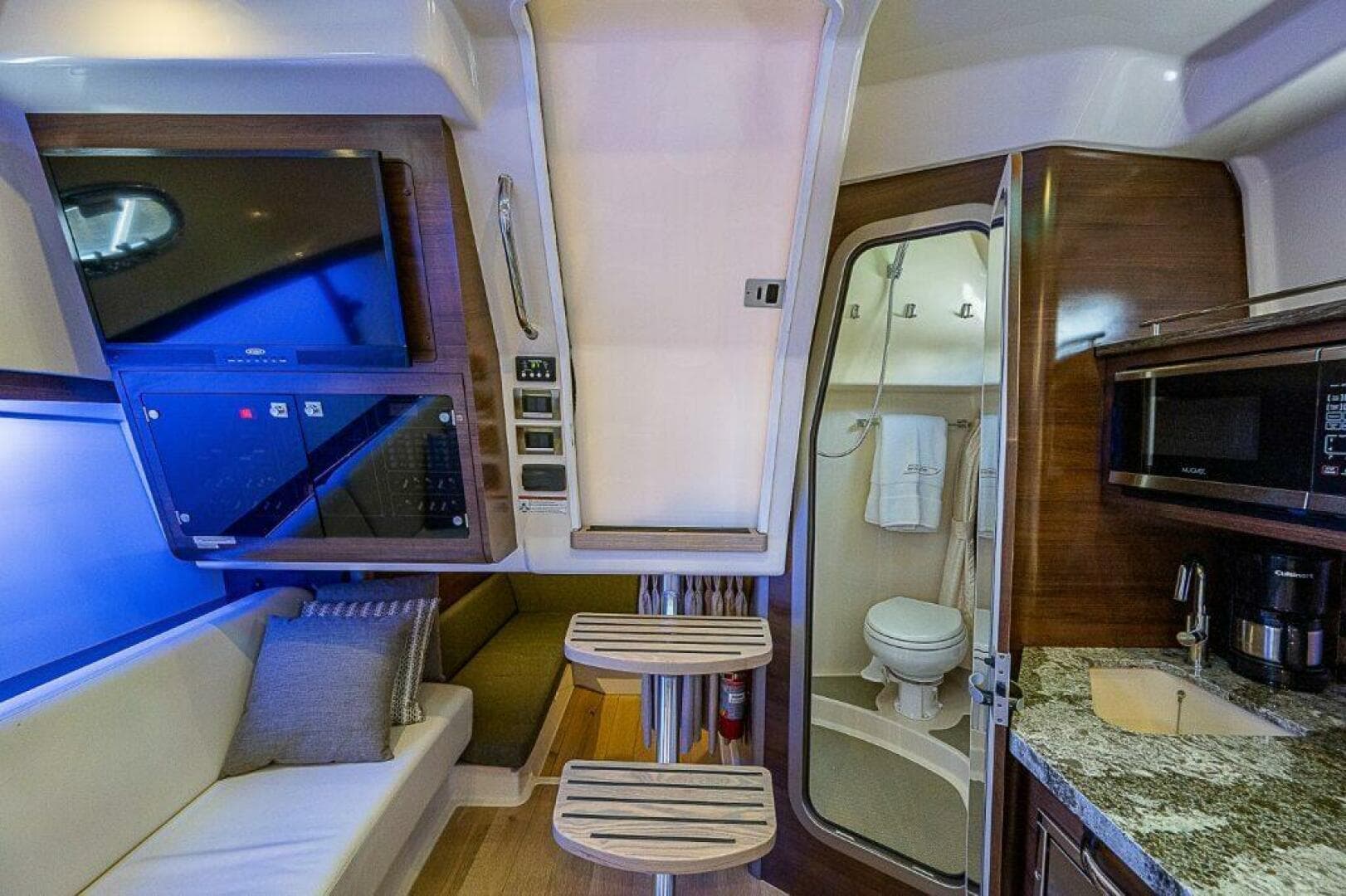 2018 Boston Whaler 345 Conquest — photo 34