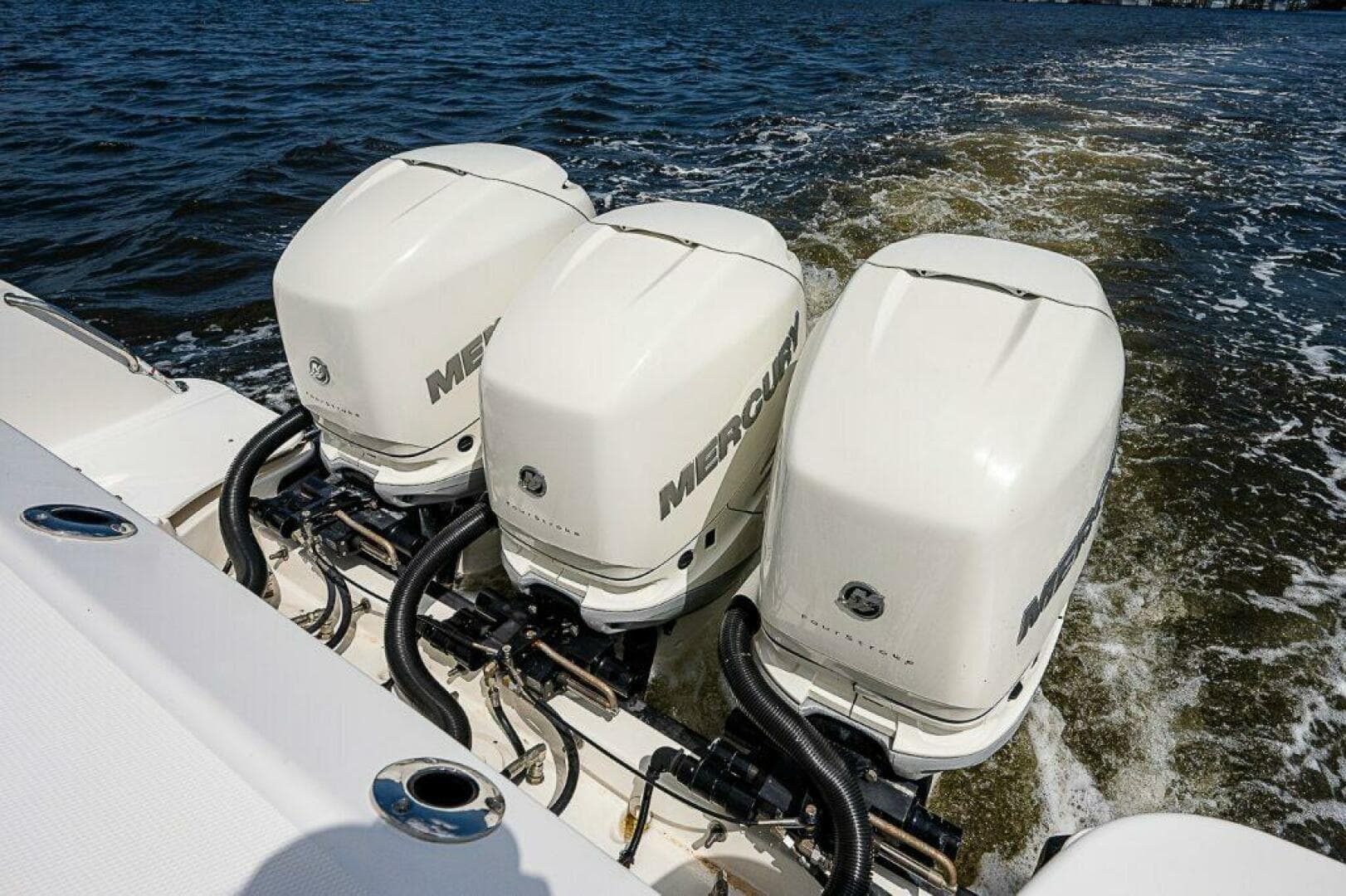 2018 Boston Whaler 345 Conquest — photo 43