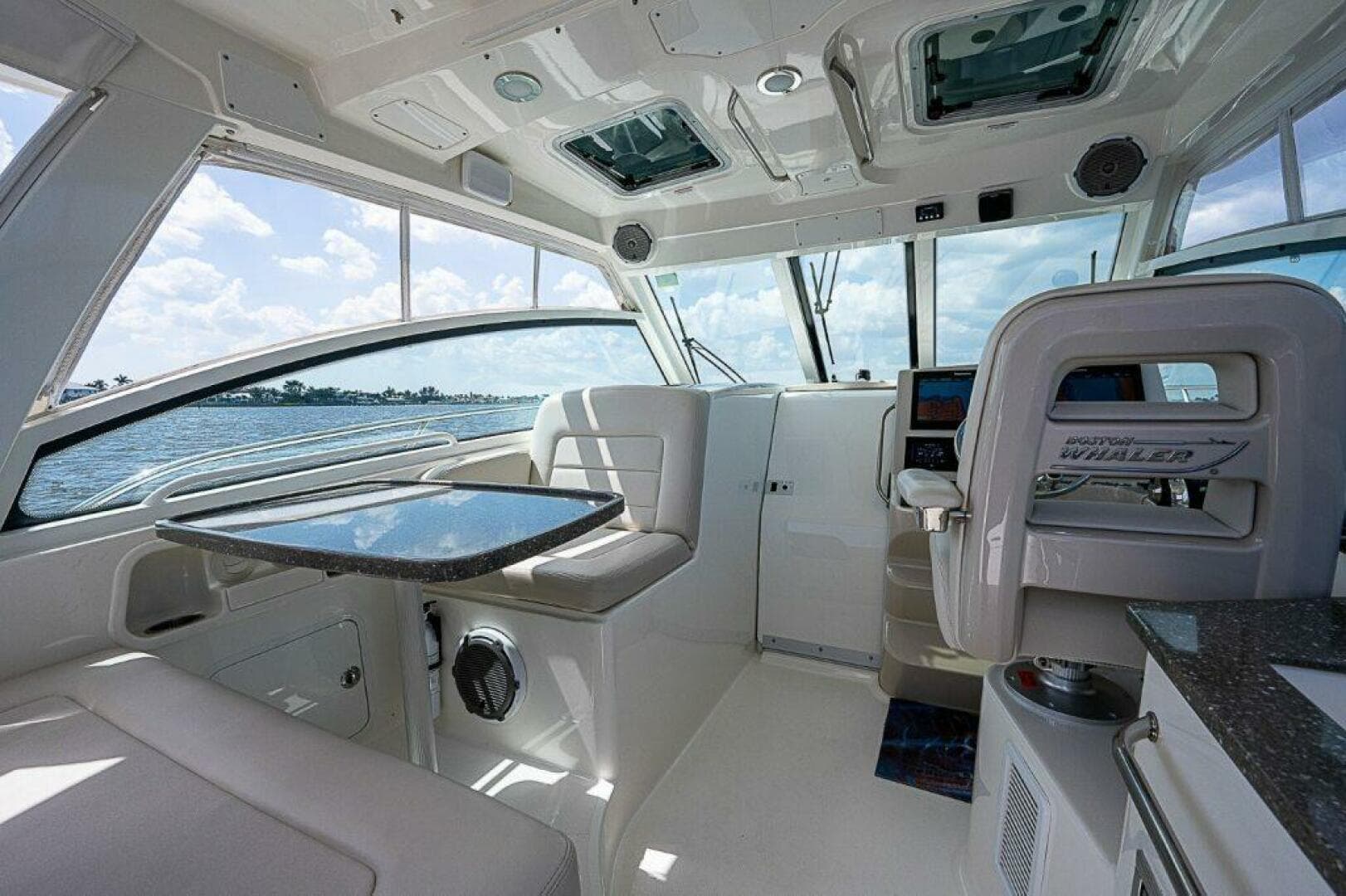 2018 Boston Whaler 345 Conquest — photo 11